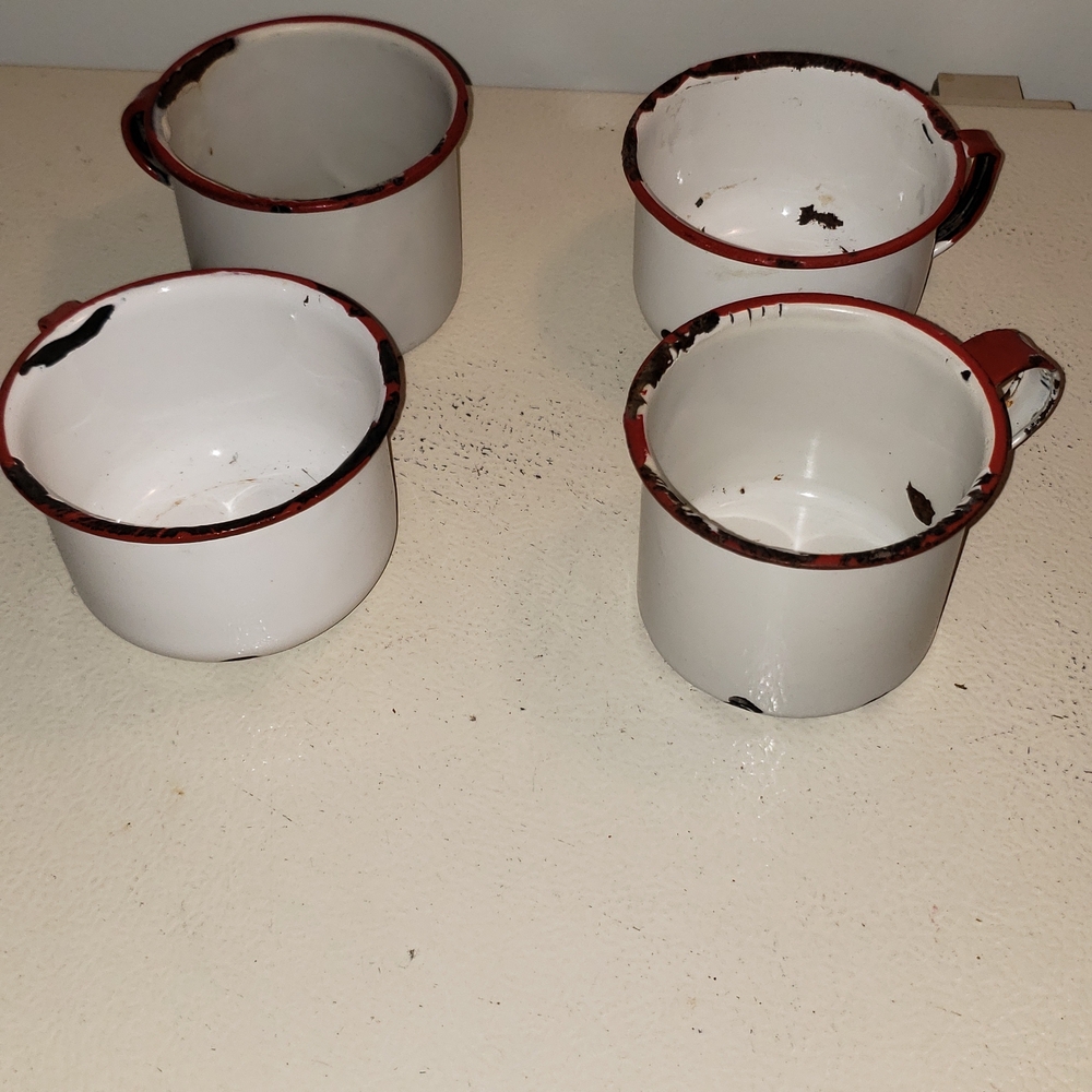 Vintage Lafayette Red And White Cups, Set Of 4 Decore